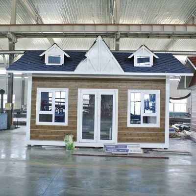 空間節約の解決策のために,車輪の小屋