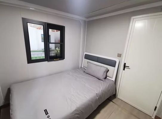 鋼門サンドイッチパネル モジュール式コンテナハウス 折りたたみやすい軽鋼構造枠