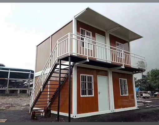 鋼筋ガルバン化 切り離せる家 2022年 デザイン ホワイト/グレー/ブラックの住宅